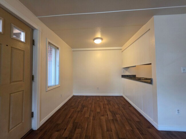 4955 Moorhead Ave Unidad A