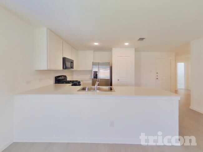 Photo - 1616 Parlier St