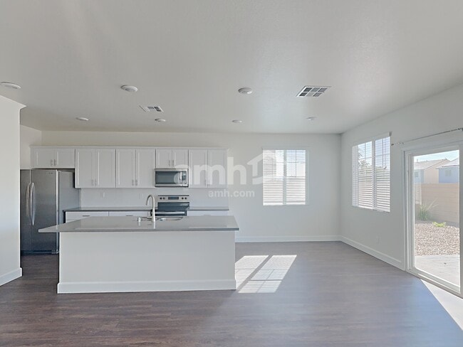Photo - 1705 Viaggio Ave