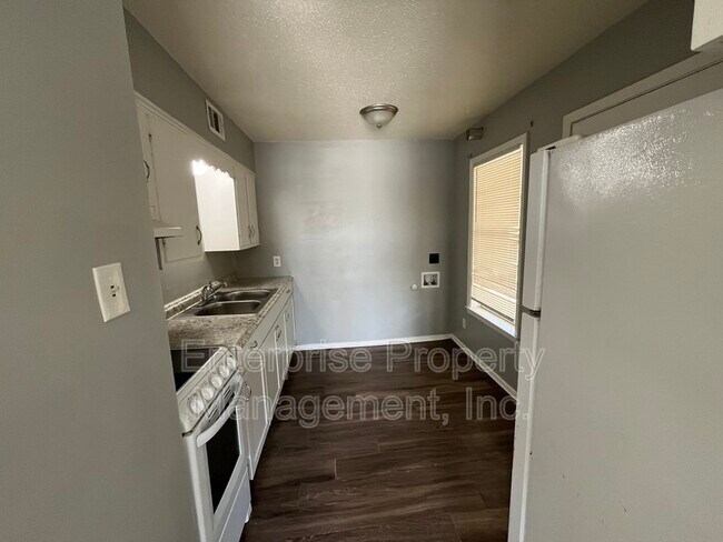 Photo - 3969 Southlawn Ave Unit 6