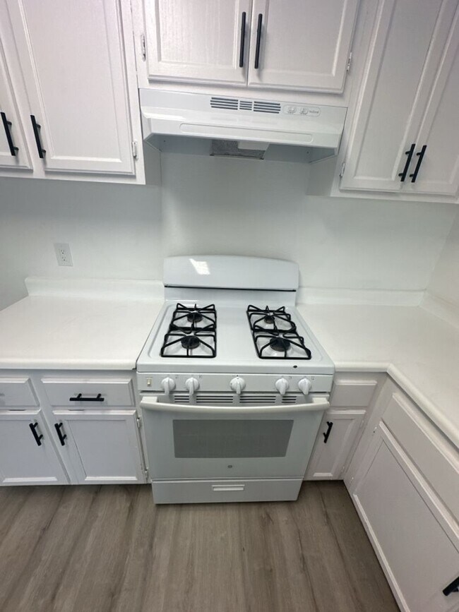 Photo - 9905 S Broadway