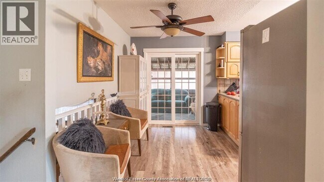 Photo - 9404 Tamarack St