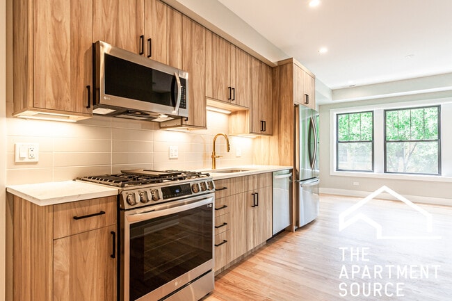 Photo - 2457 W Logan Blvd Unit 3