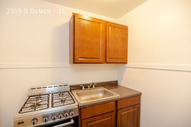 Photo - Cozy Studio in Lincoln Park!  Gas and Heat... Unit 1L