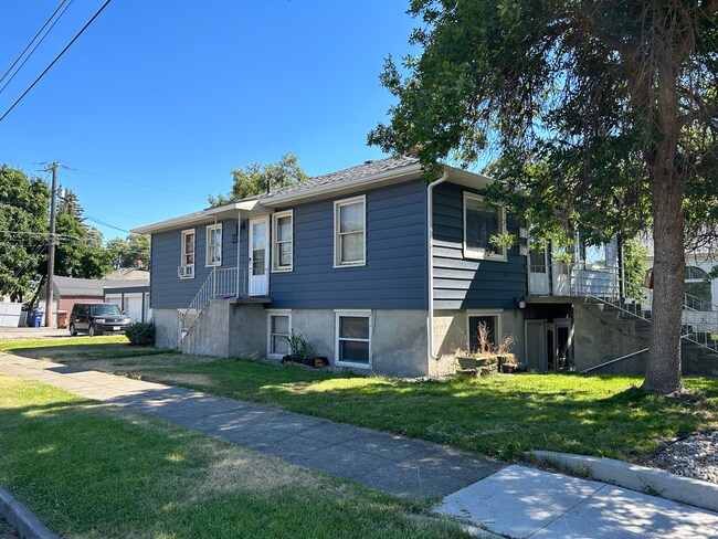 Photo - 2901 E Wellesley Ave Apartments Unit 3