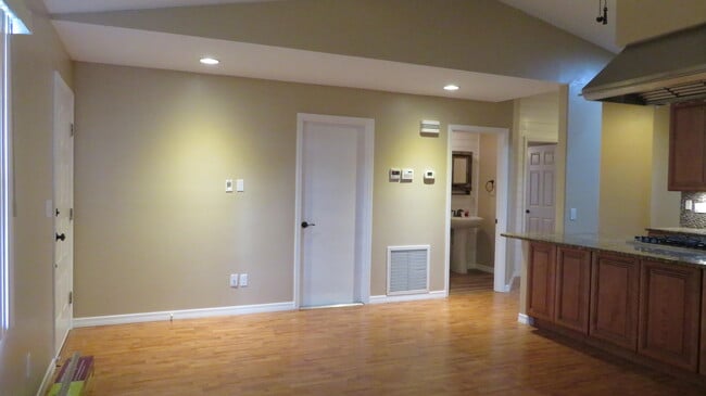 Photo - 2321 Mantilla Ave SE