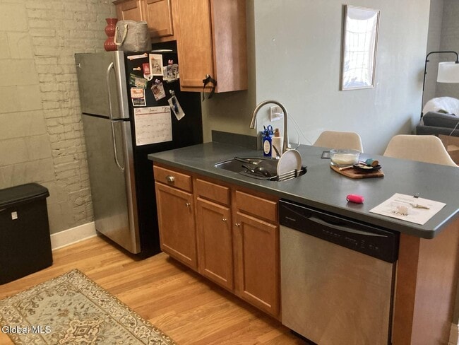 4 Sheridan Ave Unit 5C