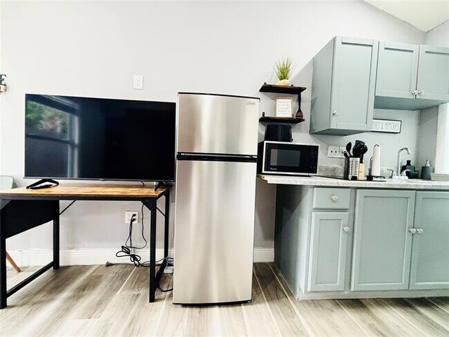 Photo - 1367 Riverland Rd