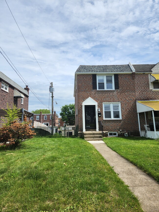 Building Photo - 201 Westbridge Rd