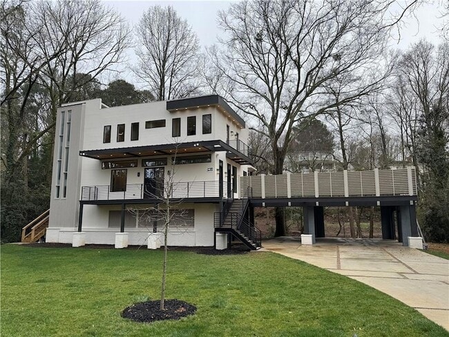Photo - 942 Peachtree Battle Cir NW
