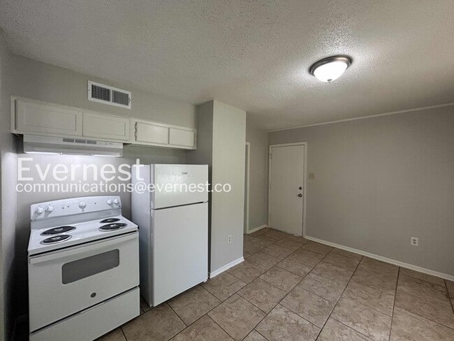 Photo - 8044 Oakbrook Dr