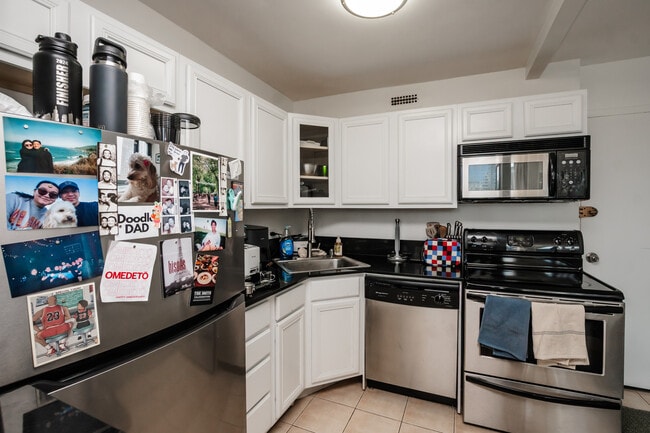 Photo - 1360 N Sandburg Terrace Unit 1409C