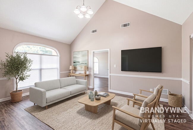 657 McKenzie Cir