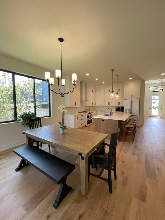 Photo - 1858 Upland Dr