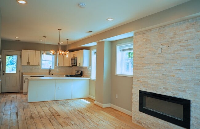 Building Photo - 1712 Fort Davis St SE Rental