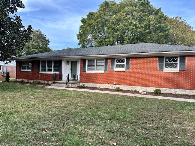 Building Photo - 708 Cave Mill Rd