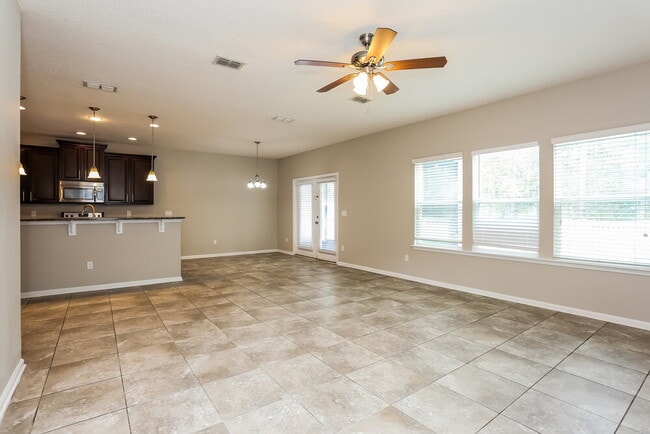 Photo - 646 Drysdale Dr