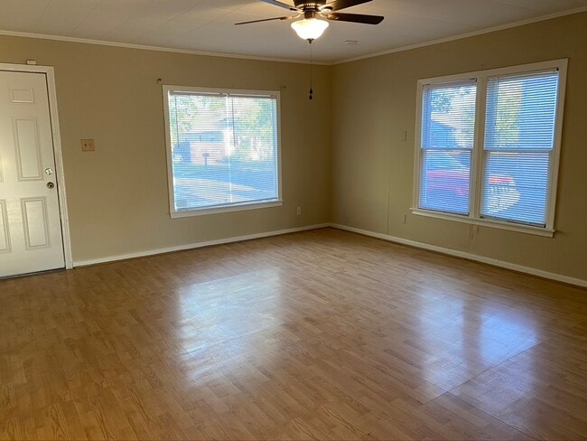 Photo - 311 N Van Buren St