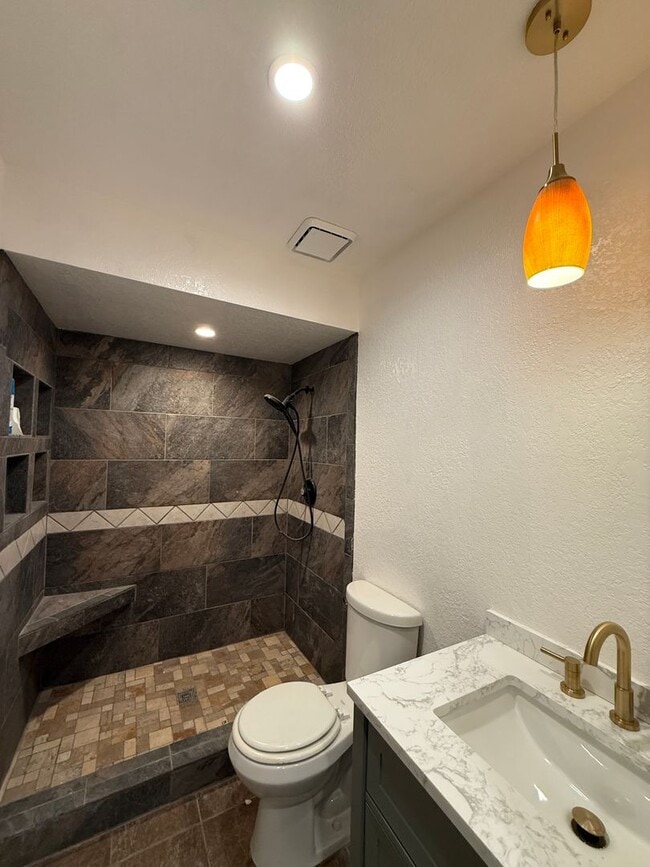 Photo - Long term - unfurnished - Recently remodeled