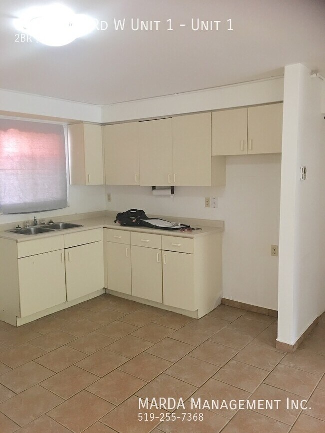 Photo - COZY 2 BED/1 BATH APT IN WHEATLEY + HYDRO & WATER Unité 1