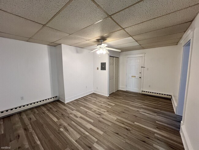 Photo - 1 br, 1 bath 4plex - 14 South Roland Stree...