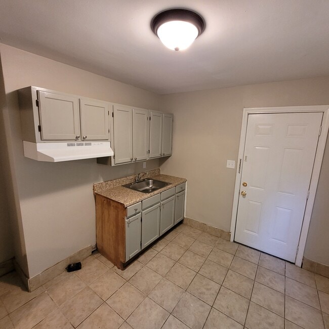 Photo - 1102 Logan St Unit A