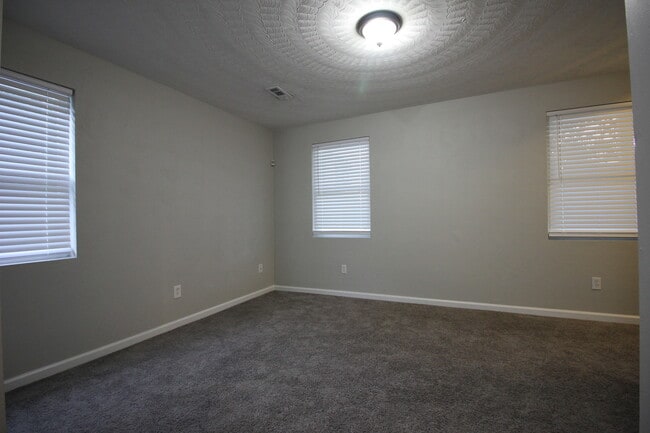 Photo - 1300 W 26th St