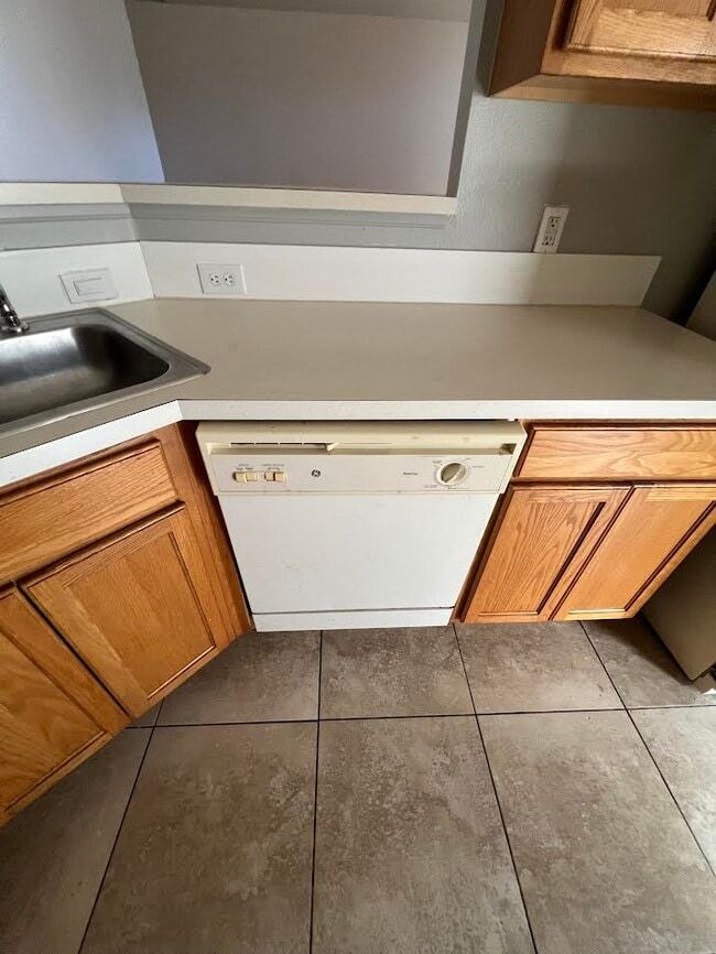 Photo - 673 Lobelia Dr