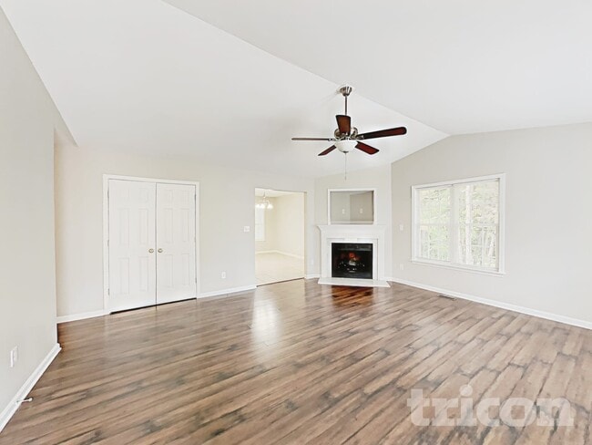 3012 Brittany Dr