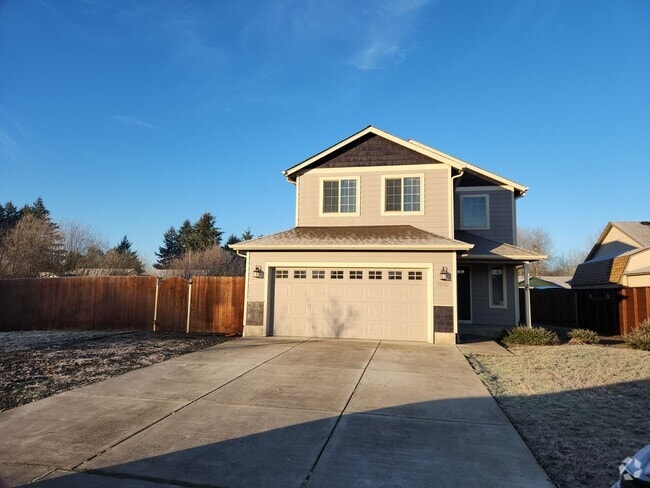 Building Photo - 3-bedroom 2.5 bath House