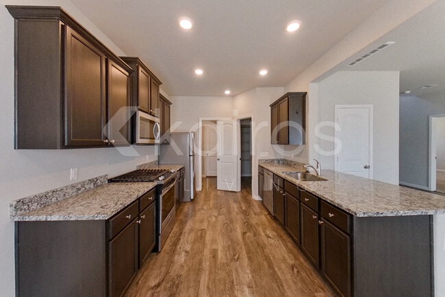 Photo - 904 NW 4th St