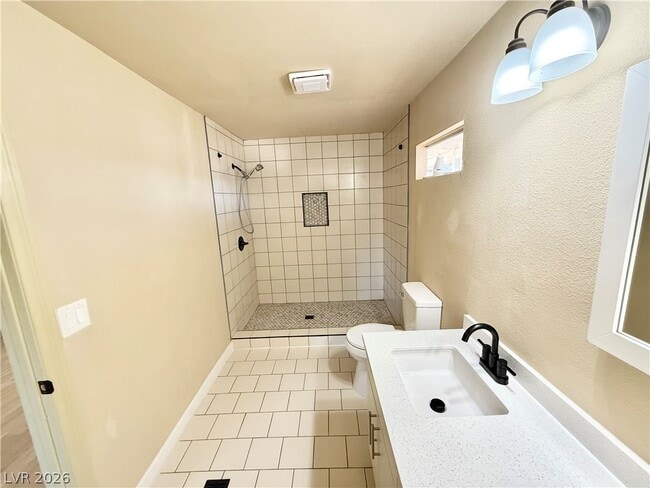 Building Photo - 1480 W Irons St