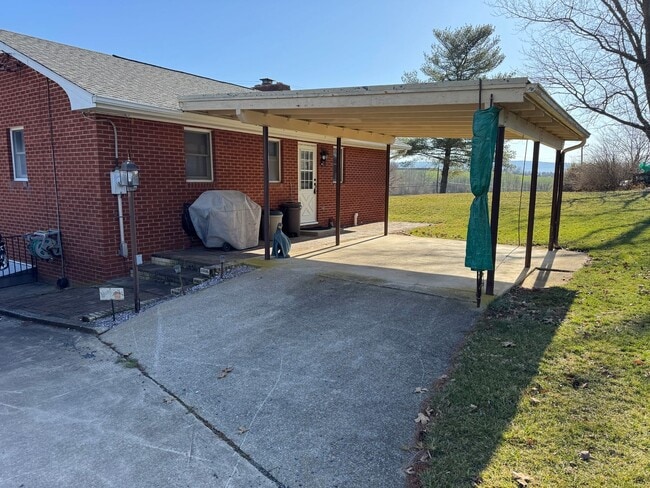 Photo - Charming 2-Bedroom Home for Rent in Timberville, VA