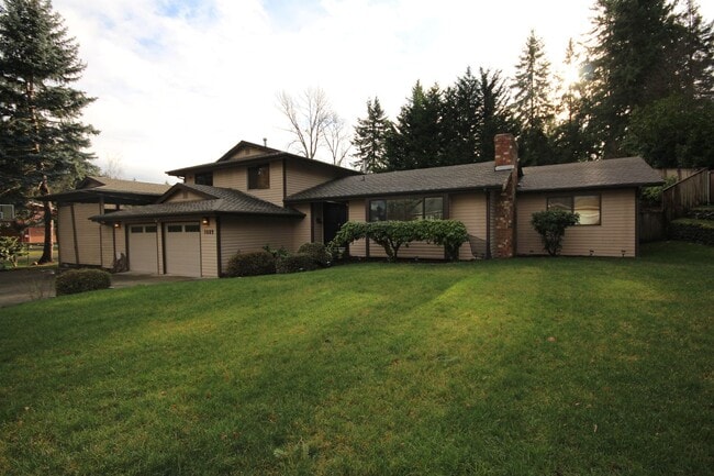 Building Photo - Spacious 4-Bedroom Home in the Heart of Milton