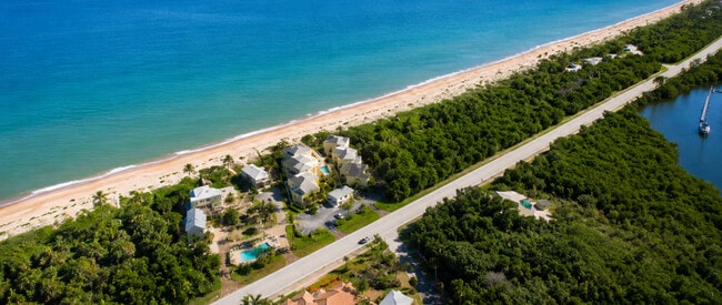 Photo - 3541 NE Ocean Blvd Unidad 4