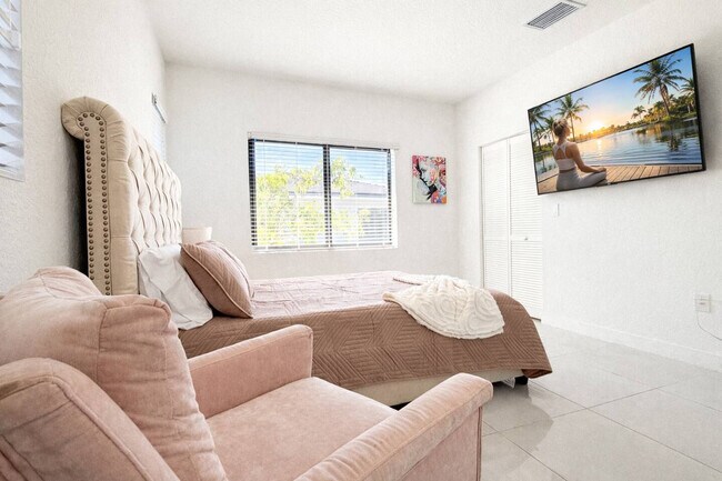 1163 NW 2nd St Unit SI FL2-ID1463285P