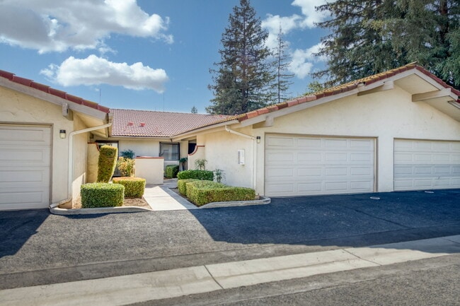 Photo - 1538 W Herndon Ave