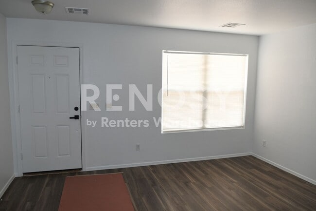 Photo - 1623 E Silverbirch Ave