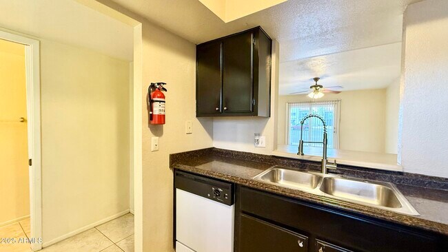 Photo - 2834 E Kathleen Rd Unidad 103