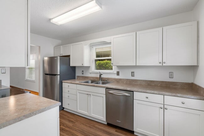 Photo - 115 Chloe Ln