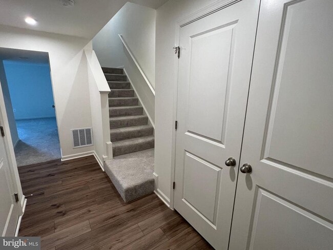 Building Photo - 211 Clifton Mnr Rental