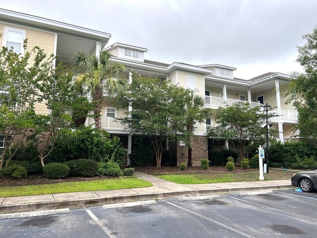Building Photo - First floor, Unfurnished 3 Bedroom, 2 Bath... Rental