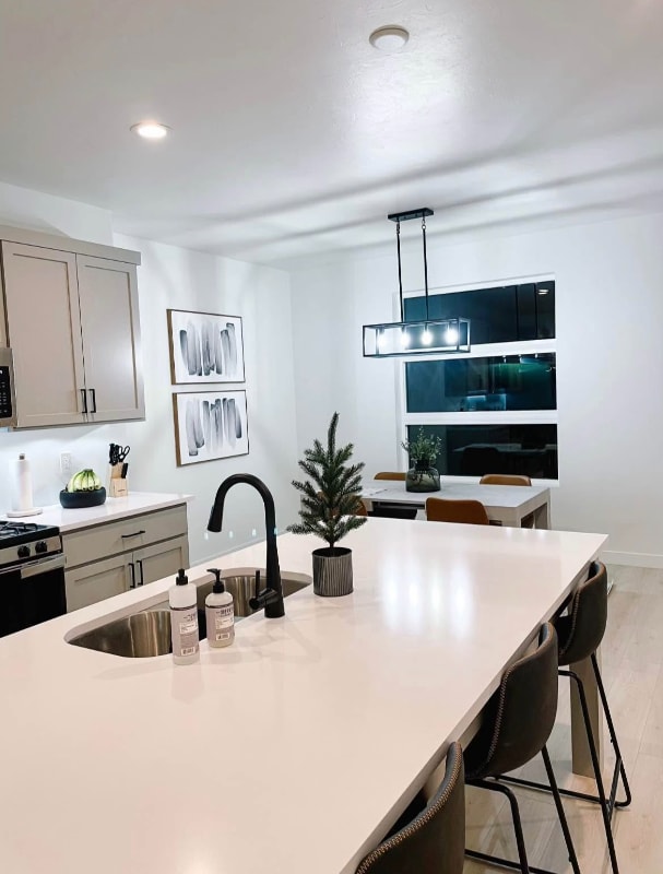 Photo - 1049 W 550 S