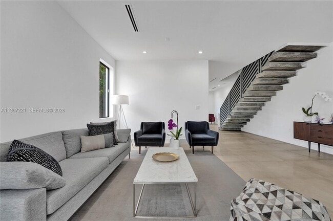 Photo - 3465 SW 3rd Ave