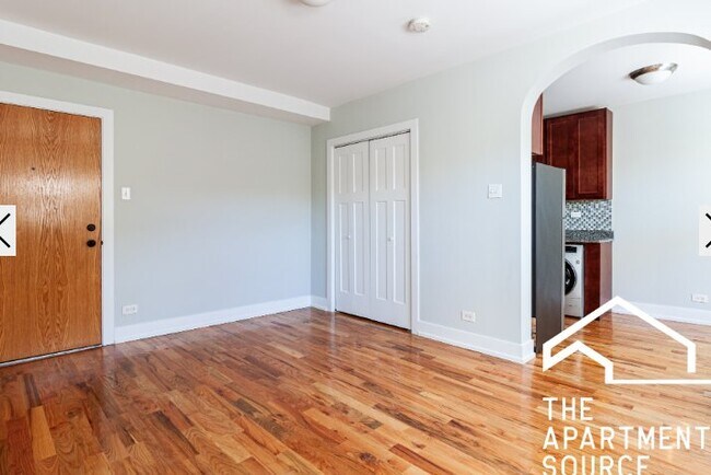 Photo - 555 W Arlington Pl Unit 2