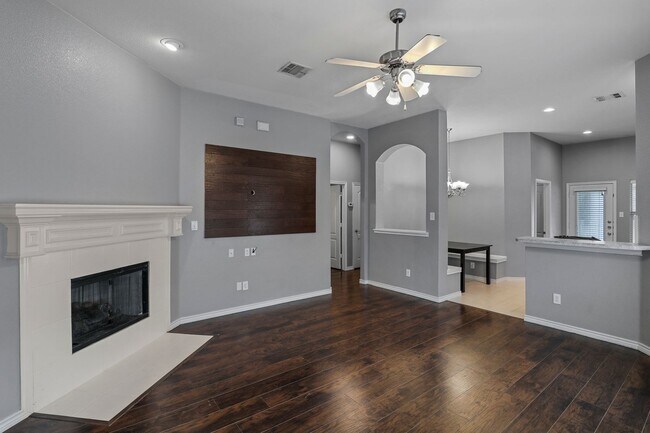 1104 Grey Fox Dr