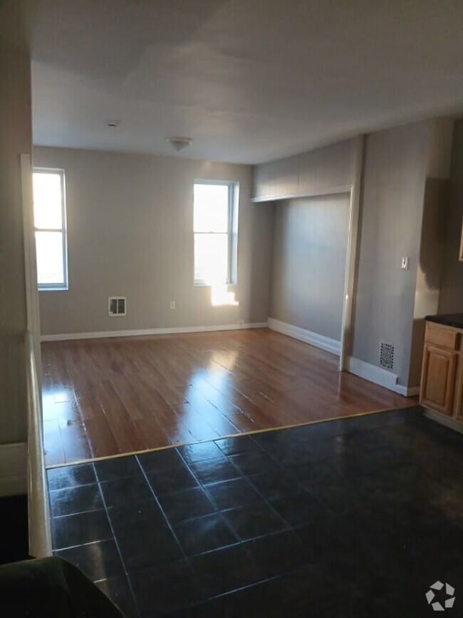Building Photo - 2026 E Orleans St Unit 2nd Floor Rental