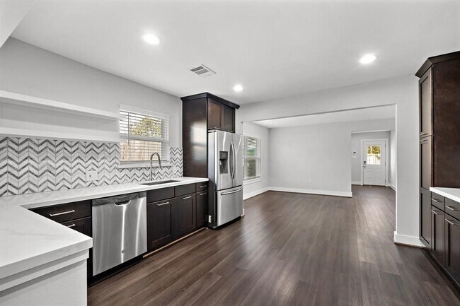 Photo - 1511 Mcneil St