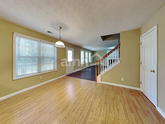 Photo - 3512 Kittery Dr SW