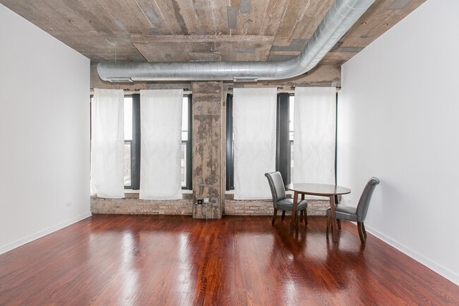 Photo - 1111 W 14th Pl Unit 321